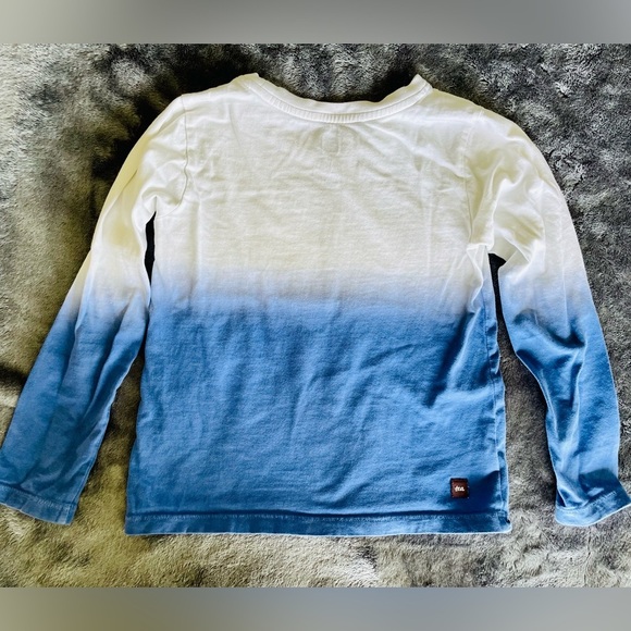 Tea Collection long sleeve shirt, blue and white with a butterfly on the chest - Picture 2 of 4